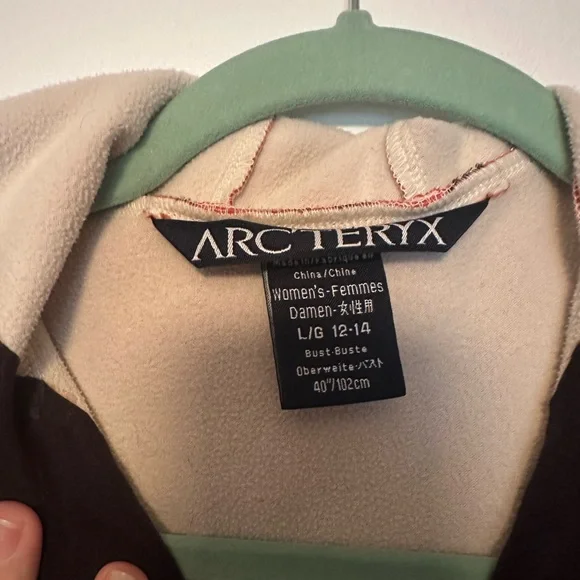 Arc'teryx Women's Ski Jacket - Picture 2 of 2